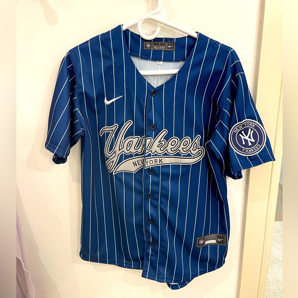 Aaron Judge Yankee’s jersey youth large, great condition